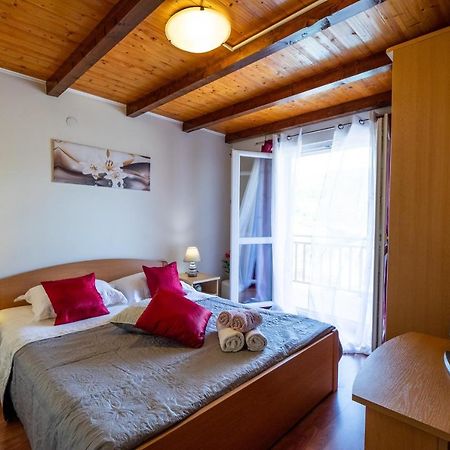 Apartment Maja'S Style فيلا لوكا المظهر الخارجي الصورة