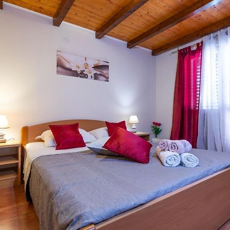 Apartment Maja'S Style فيلا لوكا المظهر الخارجي الصورة