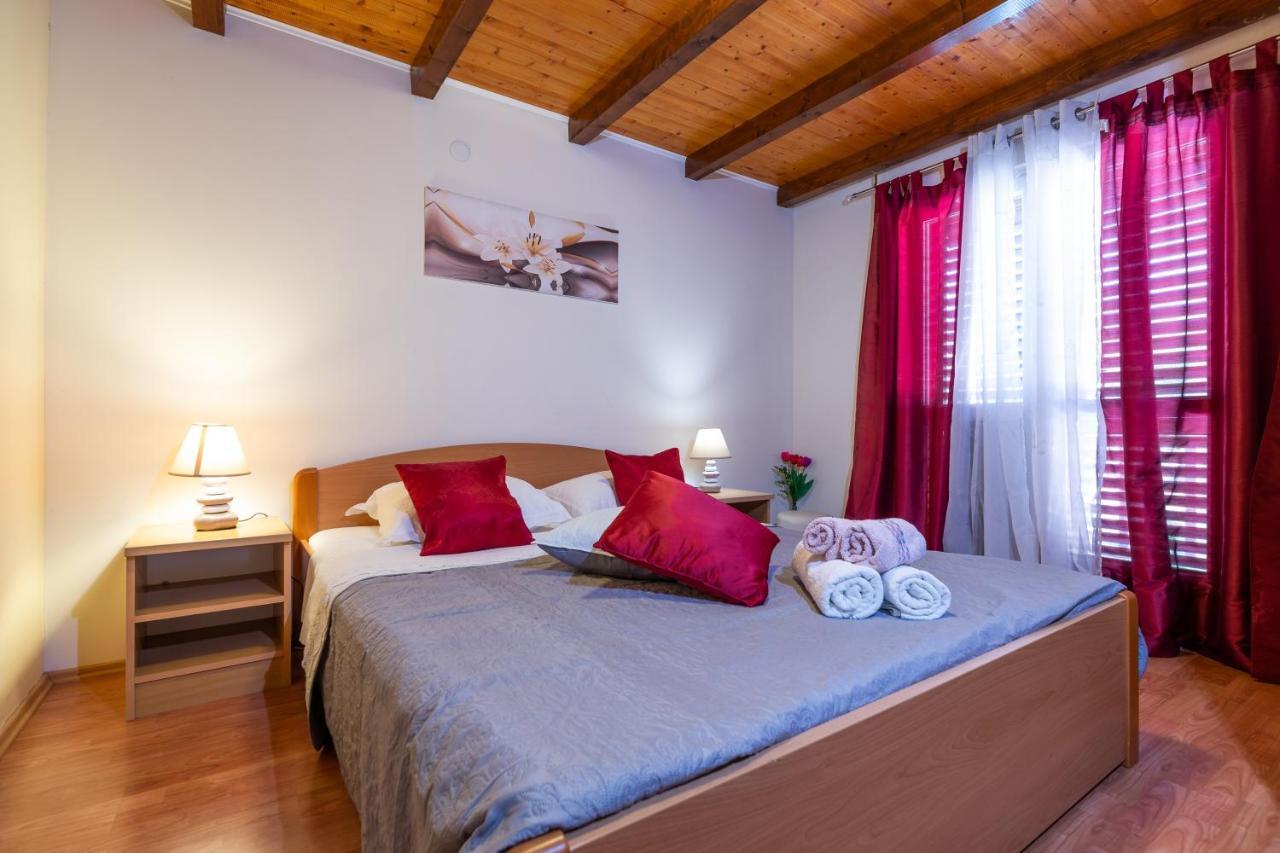 Apartment Maja'S Style فيلا لوكا المظهر الخارجي الصورة