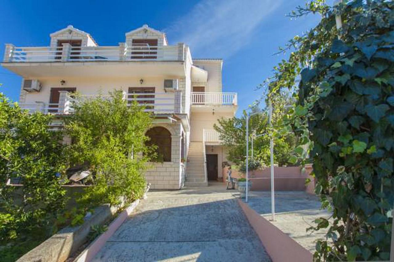 Apartment Maja'S Style فيلا لوكا المظهر الخارجي الصورة